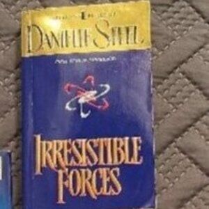 BOOKS, ANY 5 FOR $6 - Nora Robert & Danielle Steel